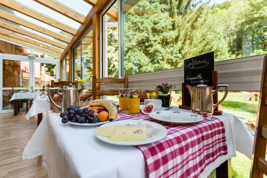 Logis Hotel Restaurant De La Poste Et Spa De Montagne Le Bonhomme Exterior photo